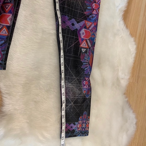 NWOT Evolution and Creation Legging Crops, Small - Picture 7 of 8
